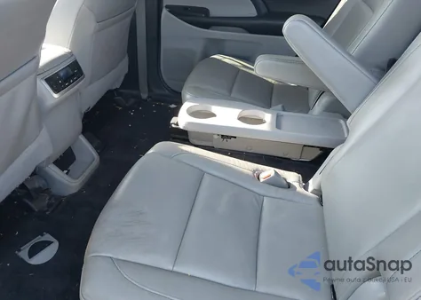 2018 Toyota Highlander Xle from USA, damaged, VIN 5TDKZRFH0JS263362